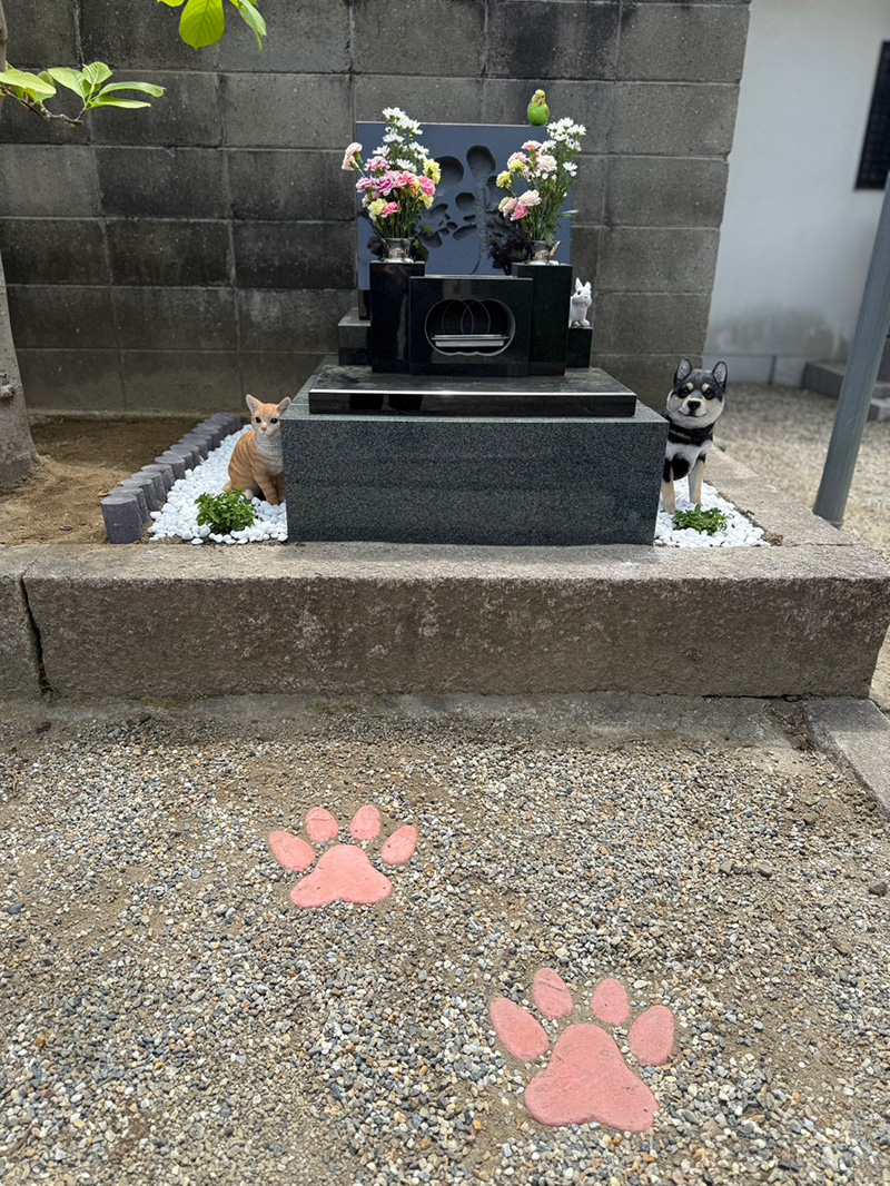 ペット供養合同慰霊碑